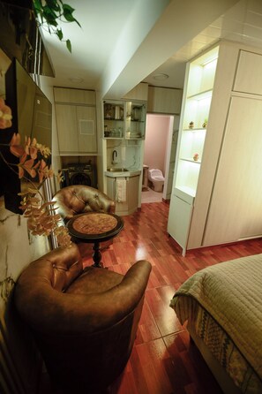 1 bedroom, desk, iron/ironing board, free WiFi
