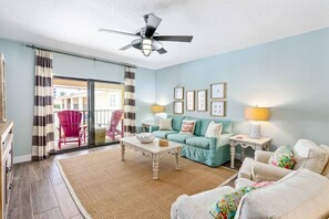 Smart TV, books - Island Time Oasis Pool Walk to Beach & Balcony (Daytona Beach Shores)