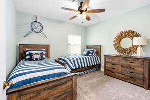 2 bedrooms, desk, iron/ironing board, free WiFi - Island Time Oasis Pool Walk to Beach & Balcony (Daytona Beach Shores)