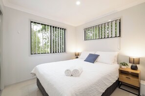 2 bedrooms, desk, iron/ironing board, free WiFi