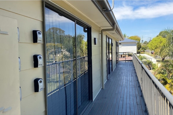 Terrace/patio - 2 Bdr Apt! Next to Park! Clean and Peaceful! 273B2 (Rocklea)