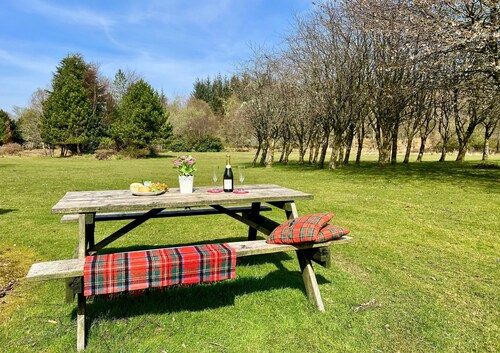 Heronlea Cottage - 4 guests, pet friendly, picturesque Scottish setting