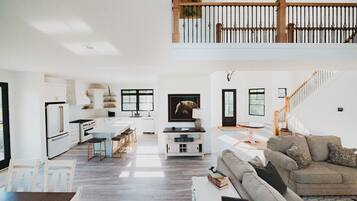 Rumah Mewah, 5 kamar tidur | Wi-Fi gratis dan seprai linen