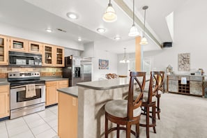 Fridge, microwave, oven, stovetop - Lakeside Oasis! Private Dock, Boat Slip & More! DL (Lake Ozark)