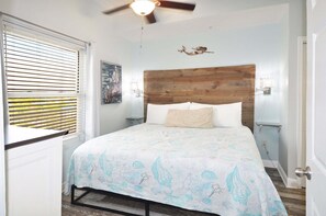 1 bedroom, iron/ironing board, free WiFi, bed sheets - Waters Edge 613 • Top Floor Beach Gem, Perfect Views, Luxury Condo, Pool, Covered Parking (Fort Walton Beach)