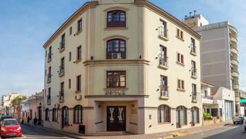 Fachada de la propiedad