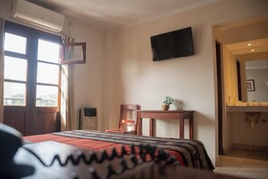 Standard-Doppelzimmer | Hochwertige Bettwaren, kostenloses WLAN, Bettwäsche, Rollstuhlgeeignet