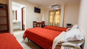 Standard Triple Room | Premium bedding, free WiFi, bed sheets, wheelchair access - Hotel Alto Colonial (Salta)