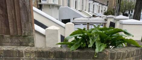 슈피리어 스튜디오 스위트, 전용 욕실, 시내 전망 | 거리 뷰