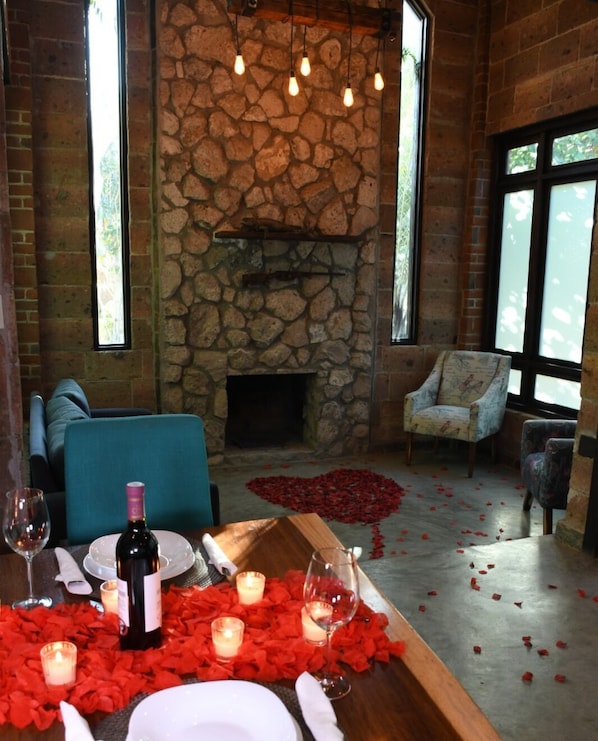 Couples’ dining