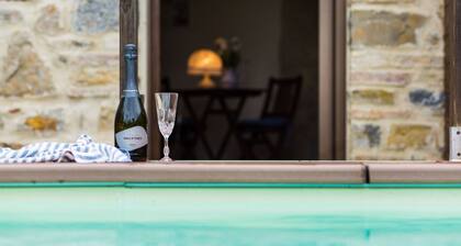 Panorama Nest - Countryside charm with private pool