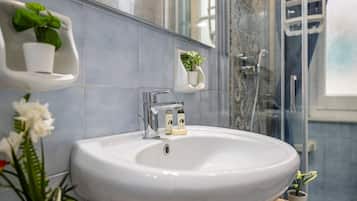 Dusche, Haartrockner, Bidet