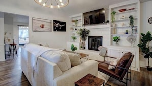 Smart TV, ping pong, books - Single-Story Charmer! 5BR! Pet Friendly Getaway

 (Indianapolis)