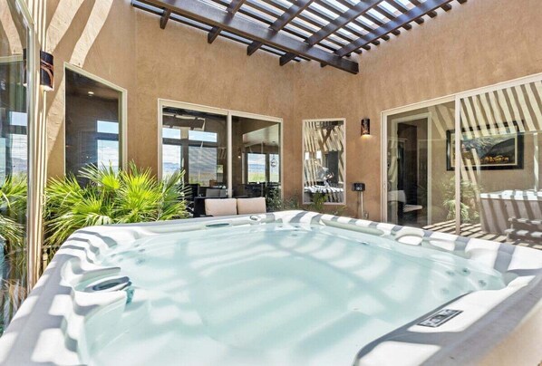 Bañera de hidromasaje interior