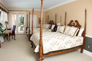 Desk, iron/ironing board, travel crib, bed sheets - Keyah Grande - England (Pagosa Springs)