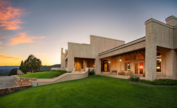 Exterior - Keyah Grande - South Pacific (Pagosa Springs)