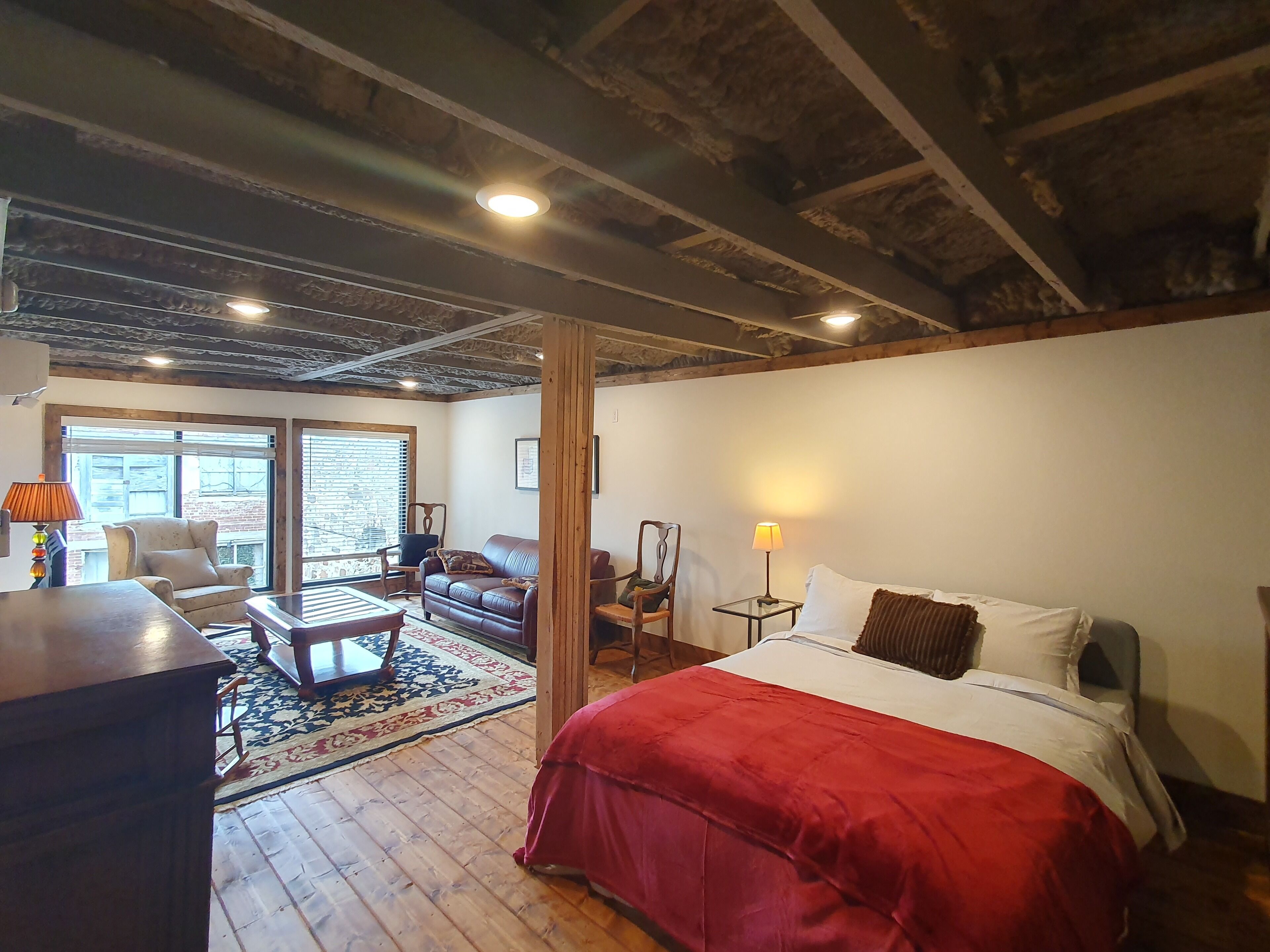 6 bedrooms, iron/ironing board, travel crib, WiFi