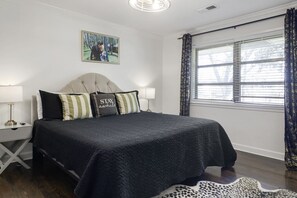 2 bedrooms, desk, iron/ironing board, free WiFi