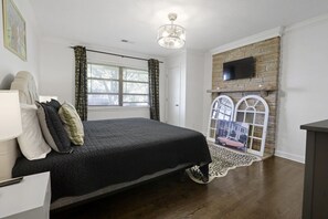 2 bedrooms, desk, iron/ironing board, free WiFi