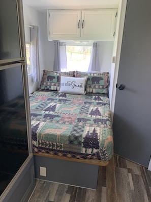 1 habitación, wifi y ropa de cama