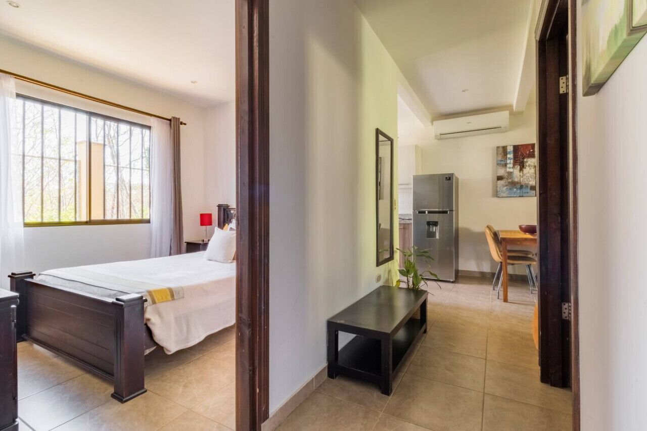 2 soverom, skrivebord, strykejern/-brett og wi-fi (inkludert)