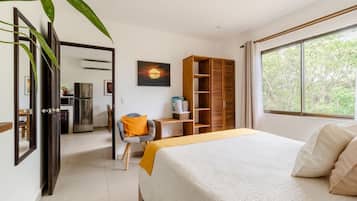 1 habitación, escritorio, tabla de planchar con plancha y wifi gratis
