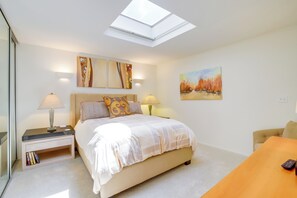 3 habitaciones, escritorio, tabla de planchar con plancha y wifi 