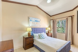 2 bedrooms, travel cot, free WiFi, bed sheets