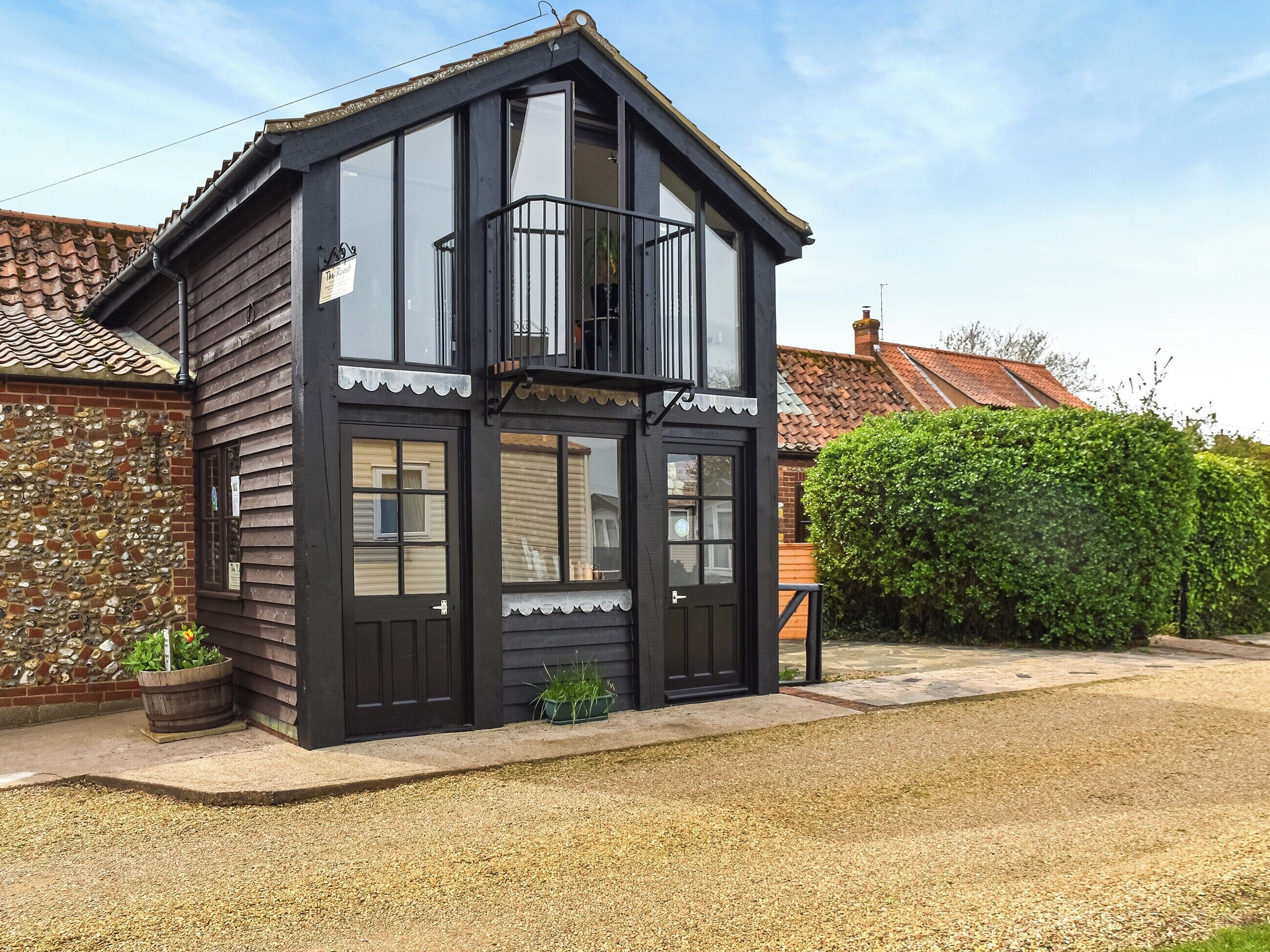 المنشأة من الخارج