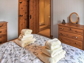1 quarto, Wi-Fi de cortesia, roupa de cama
