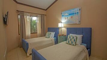 2 bedrooms, in-room safe, travel cot, free WiFi