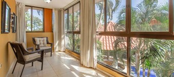 Stylish 3BR Villa with Pool and short Walk to Beach