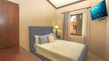 2 bedrooms, in-room safe, travel cot, free WiFi