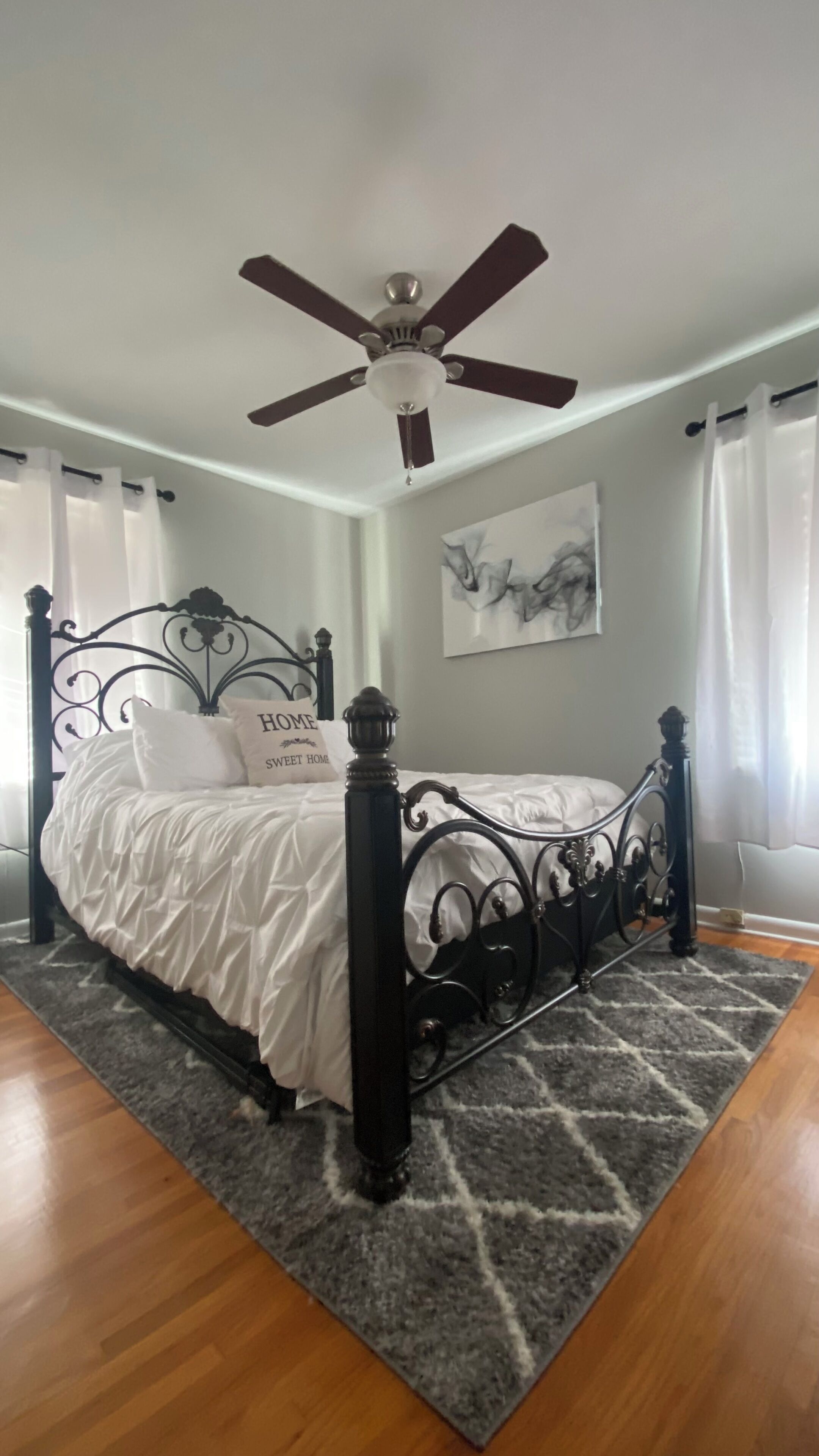 3 多间卧室、办公桌、熨斗/熨衣板、旅行婴儿床