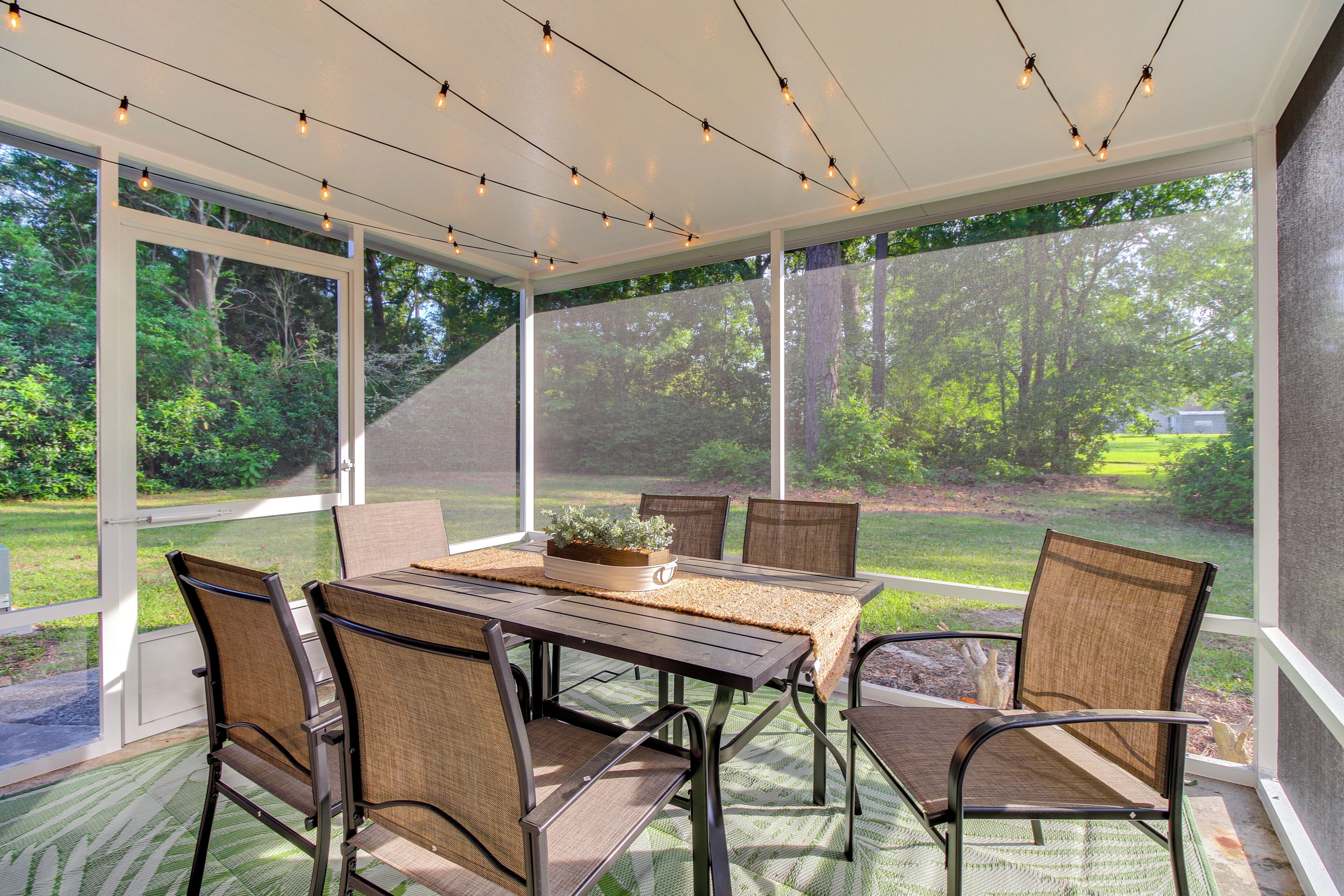 Garden City Home w/ Screened Porch: Near Savannah!