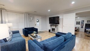 獨棟房屋, 多張床, 熱水浴缸, 花園景觀 | 起居區 | 壁爐