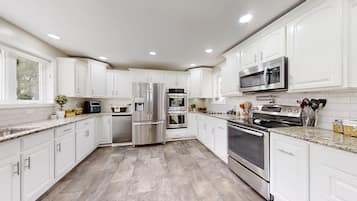 House, Multiple Beds, Fireplace, Mountain View | Private kitchen | Coffee/tea maker