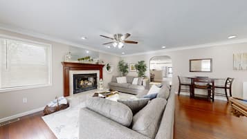 House, Multiple Beds, Fireplace, Mountain View | Living area | Fireplace