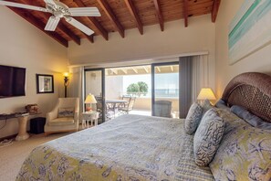 3 bedrooms, iron/ironing board, free WiFi, bed sheets - Relaxed and Easy Oceanfront Townhouse (Key Colony Beach)
