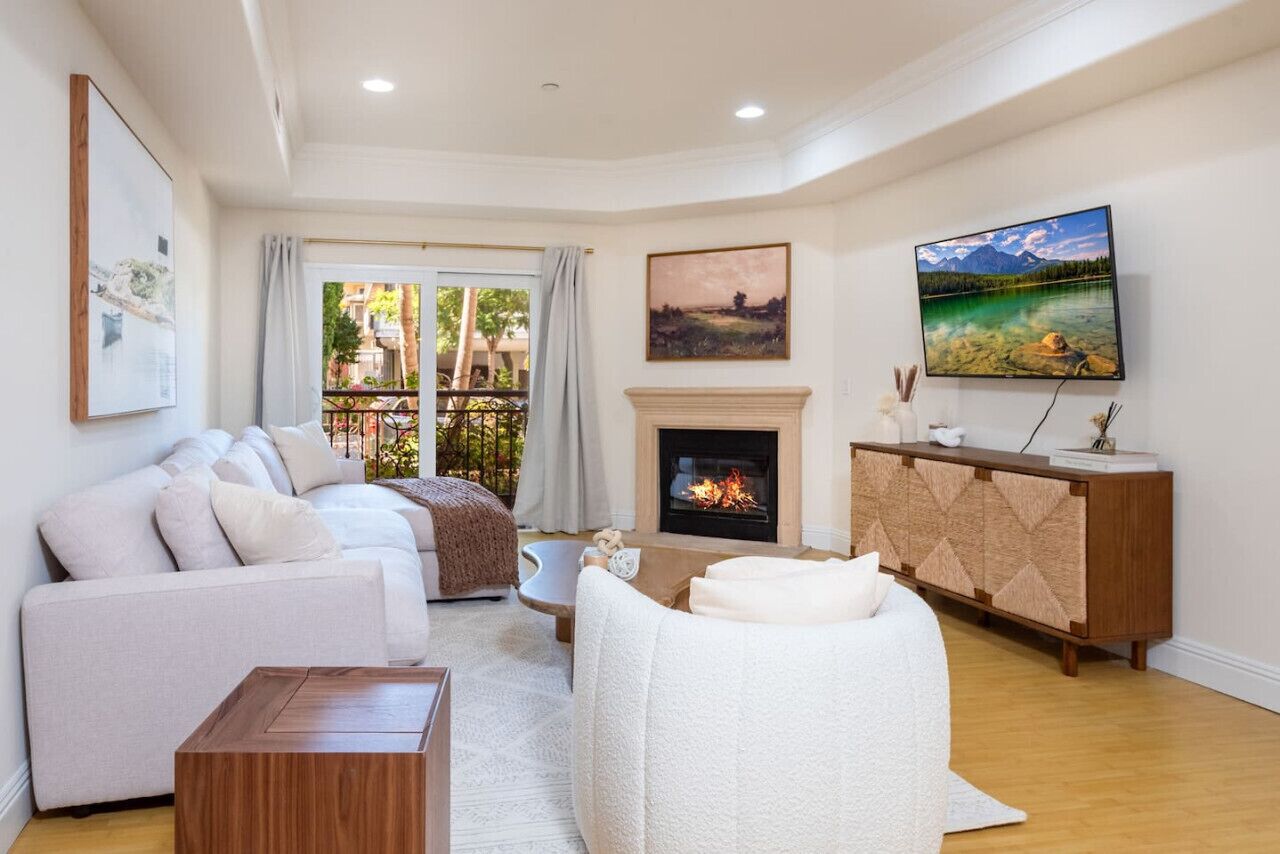 Exquisite Modern 2BR Apt. in Prime Location