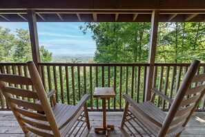 Property grounds - Dolly's # 1 (Sevierville)