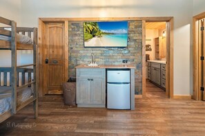 Condo, Patio, Mountain View - Dolly's # 1 (Sevierville)