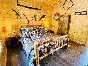 Cabin, Multiple Beds, Hot Tub, Mountain View | 2 bedrooms, individually decorated, individually furnished, bed sheets - A Tyme to Chill (Sevierville)