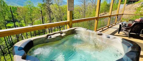 Outdoor spa tub