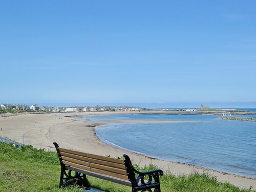 Escape to The Carriage House in picturesque Newbiggin by the Sea.