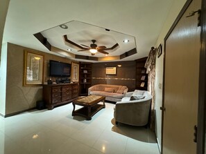 Living area - HERMOSO HOGAR PARA SU ESTANCIA !! (Mission)