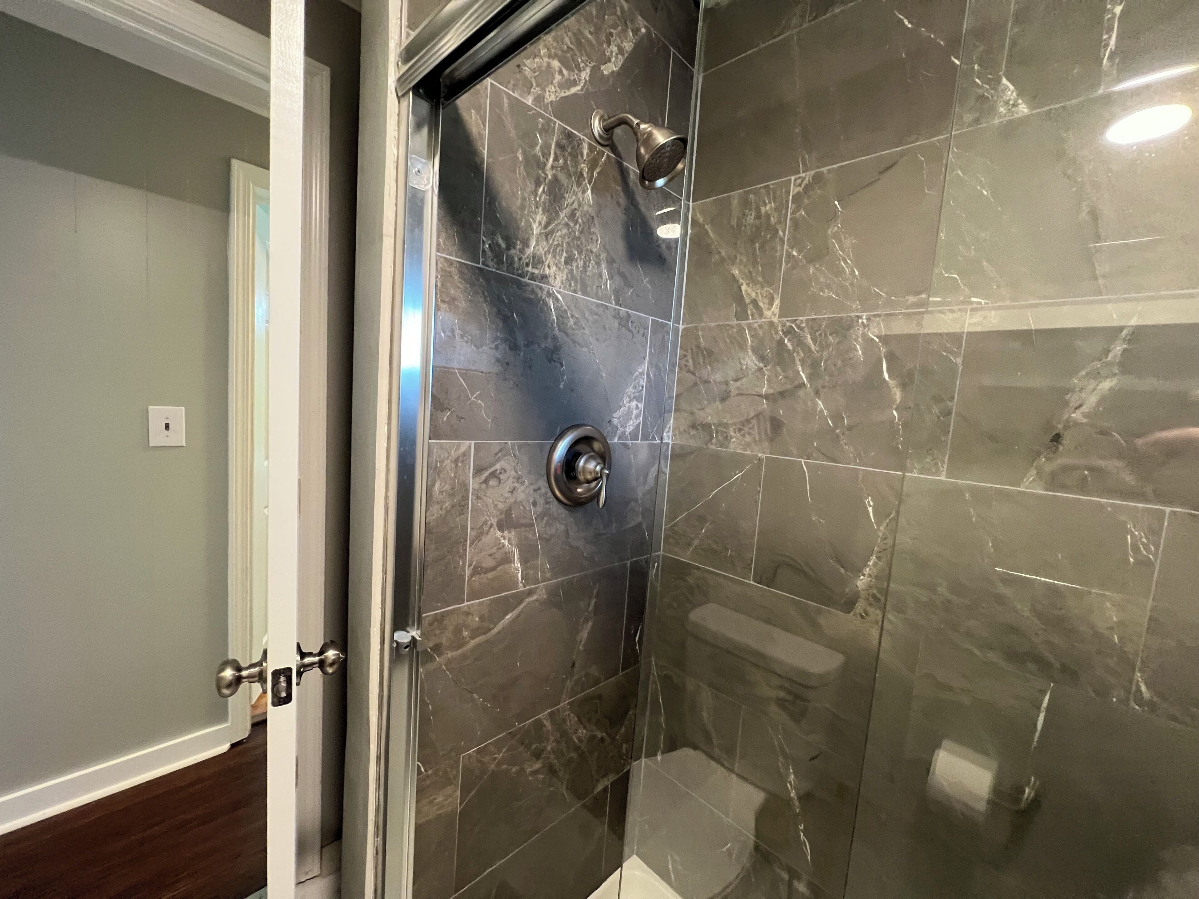 Shower, towels, shampoo
