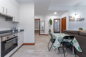 Fridge, microwave, oven, coffee/tea maker