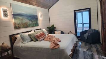 3 slaapkamers, een strijkplank/strijkijzer, wifi, beddengoed
