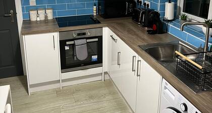 Wonderful 2 bed flat in the town centre/free parking.